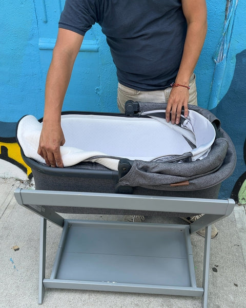 UPPAbaby Baby Bassinet & Stand In Great Condition
