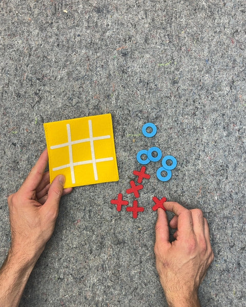 Felt Tic Tac Toe Game To Bring On Your Next Roadtrip