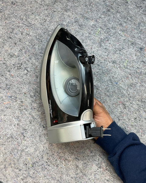 Hamilton Beach 14210Z Nonstick Iron With Retractable Cord