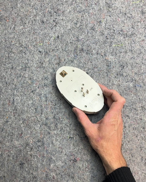 White Oval Wall Outlet Extender with 6 Outlets