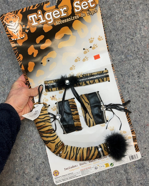 Tiger Set Costume Accessories