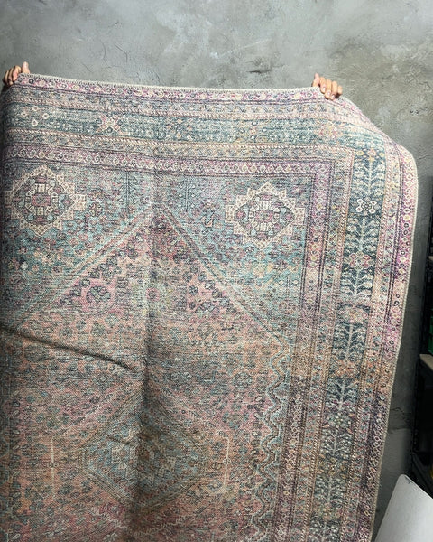 Distressed Persian Style Area Rug, 60x90"