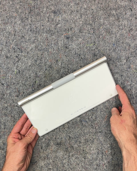 Apple Magic Keyboard 1, Battery Powered