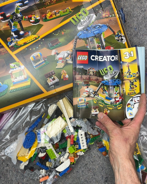 LEGO Creator 31095 Fairground Carousel Building Set, Seemed Fairly Complete But Didn't Count The Pieces