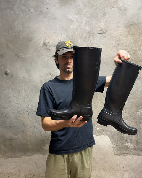 Hunter Tall Rain Boots In Great Condition, Size US 7M or 8W or EU 39