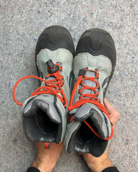 Columbia Waterproof Hiking Boots, Size US 3 Women / Youth or EU 34
