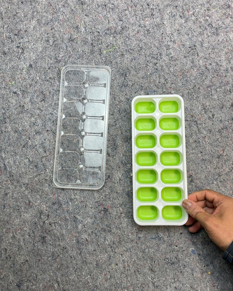 Ice Cube Tray with Lid