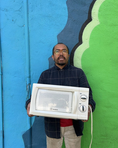 Westinghouse White Microwave Oven
