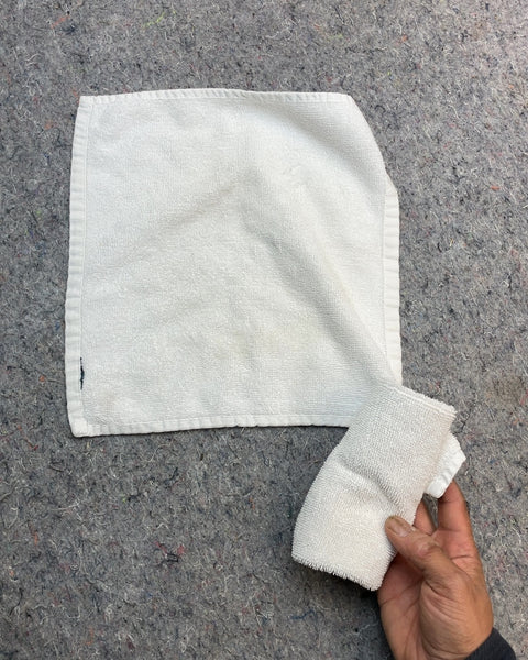 2 White Hand Towels
