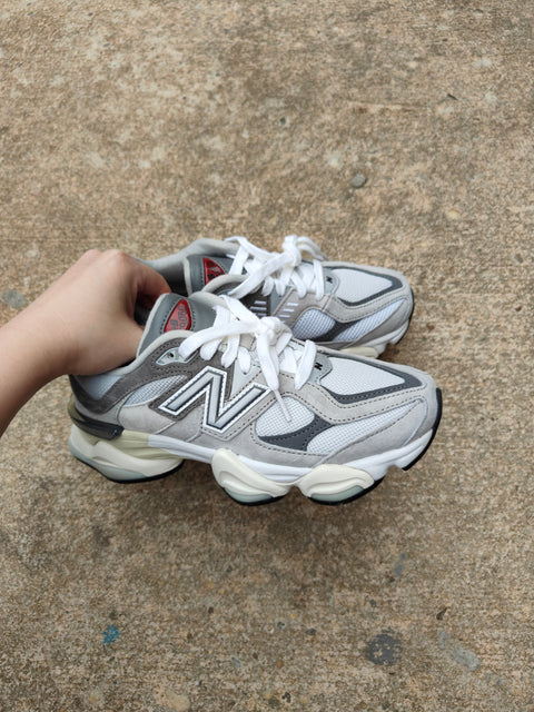 New Balance 9060 Sneakers, Sz W 7 EU 38