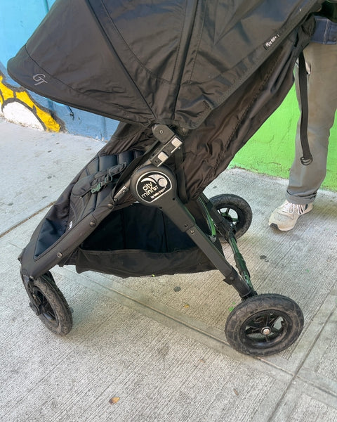 Baby Jogger City Mini GT All-terrain Stroller In Excellent Condition