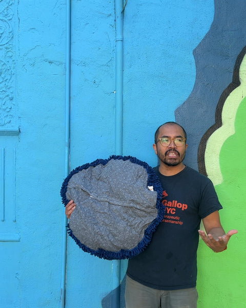 Brand New Blue Shag Round Pet Pillow From Muddy Mat, W23"