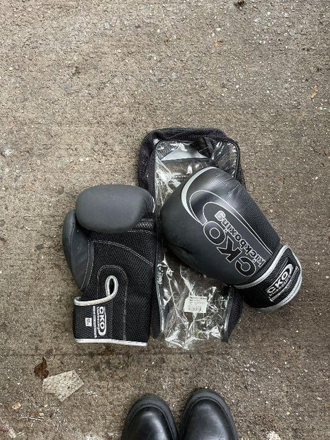 12oz CKO Kickboxing Gloves With Carry Bag