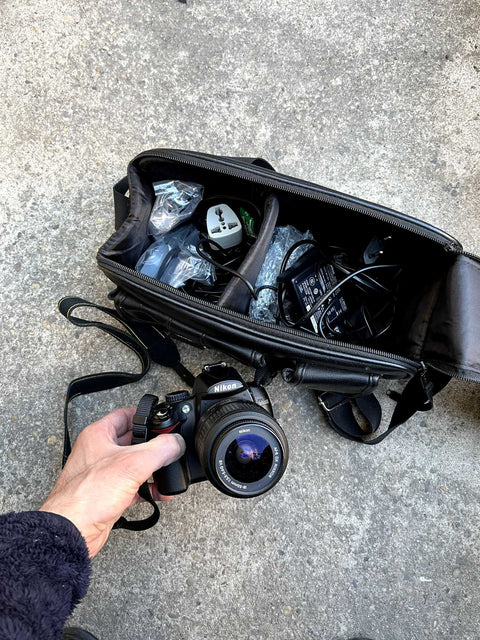 Nikon D5000 12.3 MP Digital SLR Camera w/18-55mm Bundle