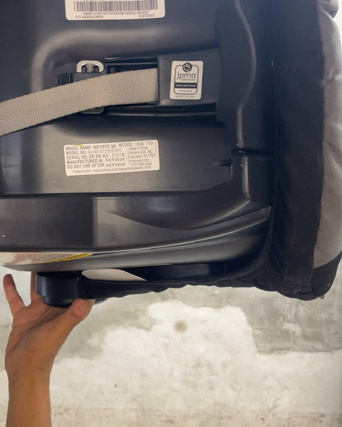 Chicco Infant Car Seat with Base