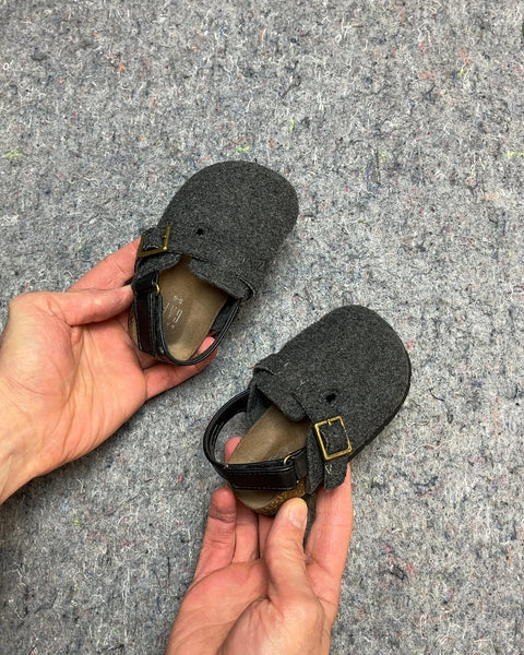 Gap Toddler Shoes, Size US 5-6