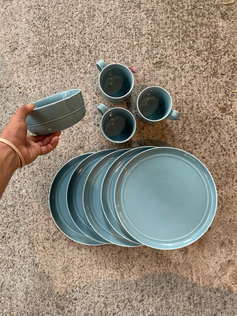 Crate & Barrel 5 Plates & 3 Coffee Mugs & A Bowl