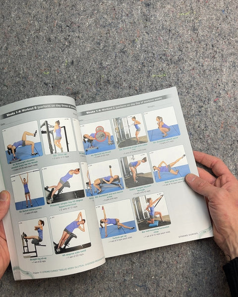 Strong Curves: A Woman's Guide to Building a Better Butt and Body by Bret Contreras & Kellie Davis