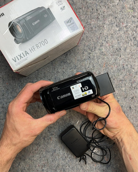 Canon VIXIA HFR700 Camcorder