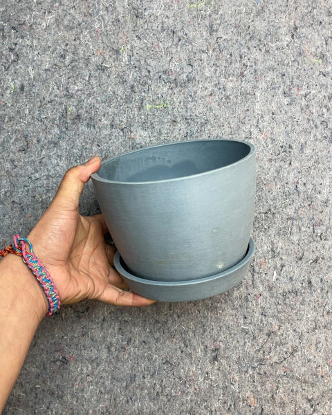Medium Plant Pot with Saucer