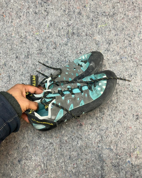 La Sportiva Climbing Shoes, Sz 7.5 M US or 40.5 EU