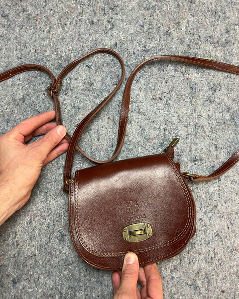 Pretty Vera Pelle Leather Crossbody Bag