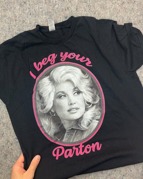 Gildan Dolly Parton Graphic T-Shirt, Size M