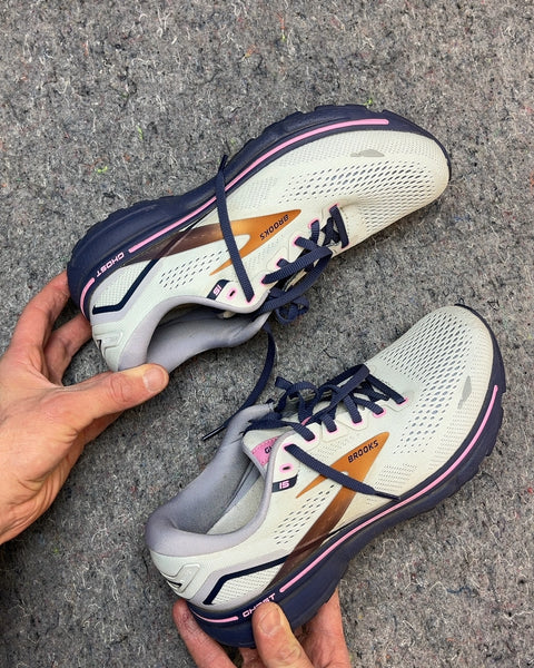 Like New Brooks Women's Ghost 15, Size US 9W or EU 40.5