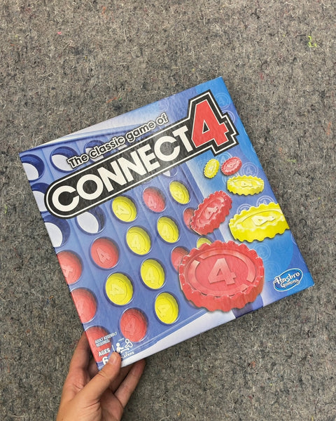 Hasbro Gaming The Classic Game of Connect 4
