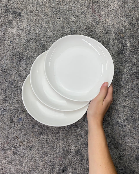 Cool Oval-y Shaped White Ceramic Plates, 7 in