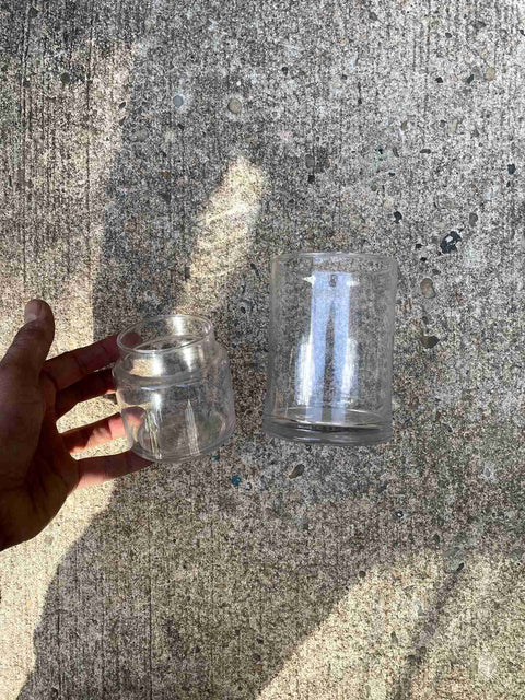 2 Pretty Minimalist-style Vases