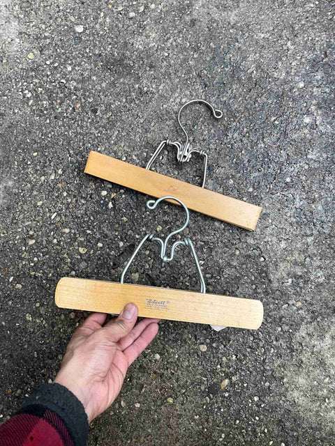 2 Setwell Hangers