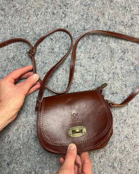 Pretty Vera Pelle Leather Crossbody Bag