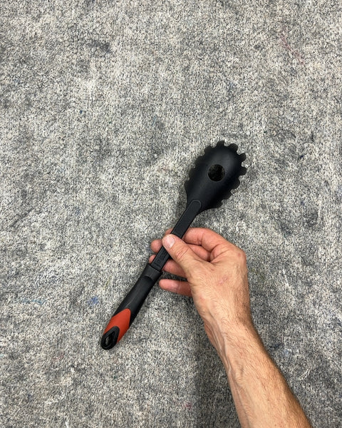 Black and Red Pasta Server
