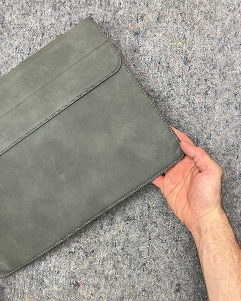 Pretty HYZUO Gray Laptop Sleeve, 17"