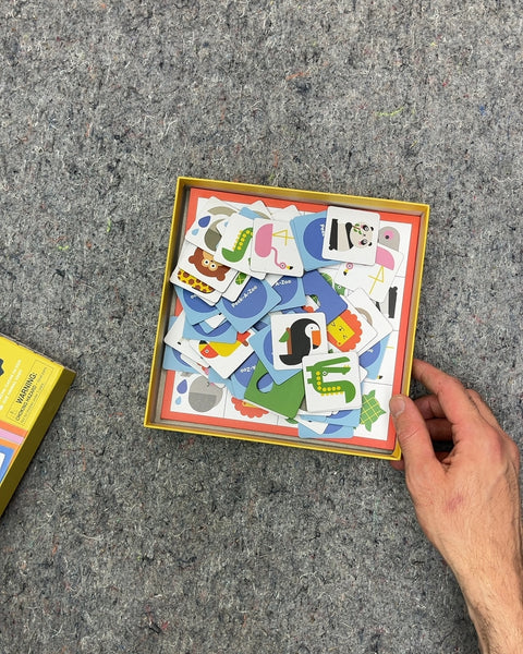 Kikkerland Peek-A-Zoo Bingo Game