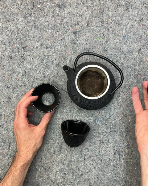 Pretty Cast Iron Teapot with Two Cups