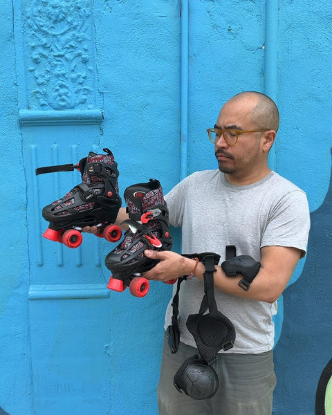 Kids Extendable Roller Skates with Protective Gear, Size 3-6