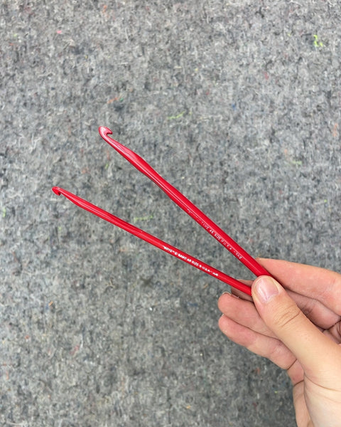 Boye Red Crochet Hooks, Size 5 & Size 9