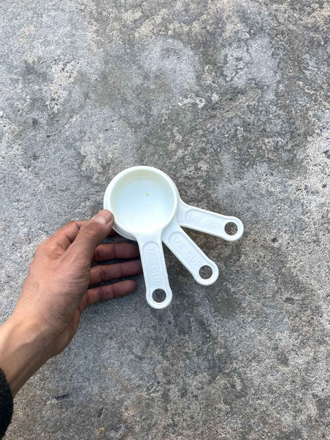 3 Off Sized Measuring Cups
