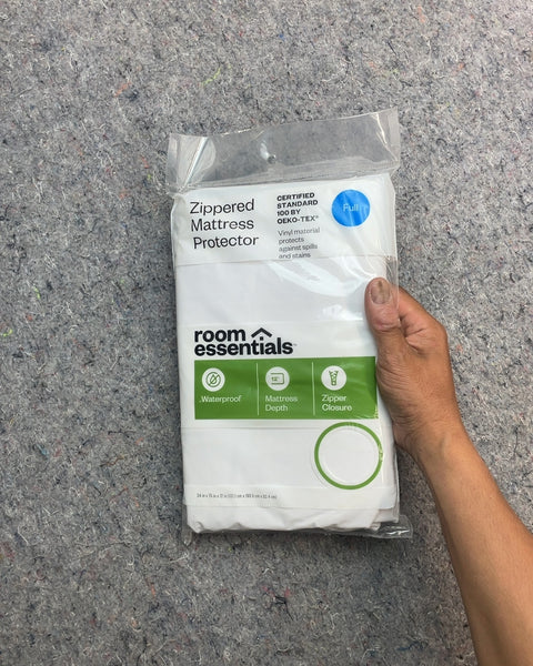 Room Essentials Zippered Mattress Protector, Size Full