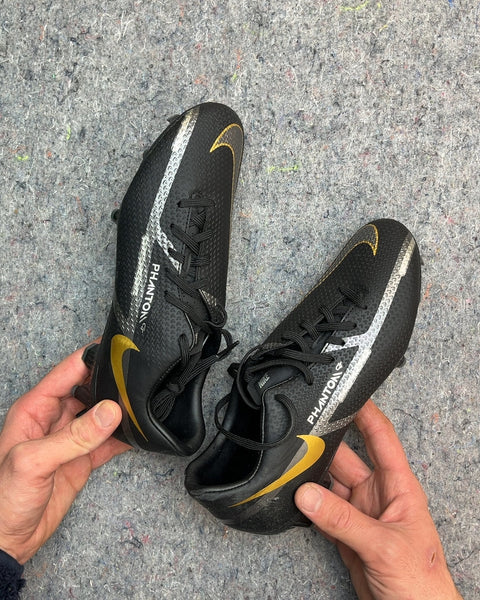 Nike Phantom Soccer Cleats, Size US 6.5M or EU 39