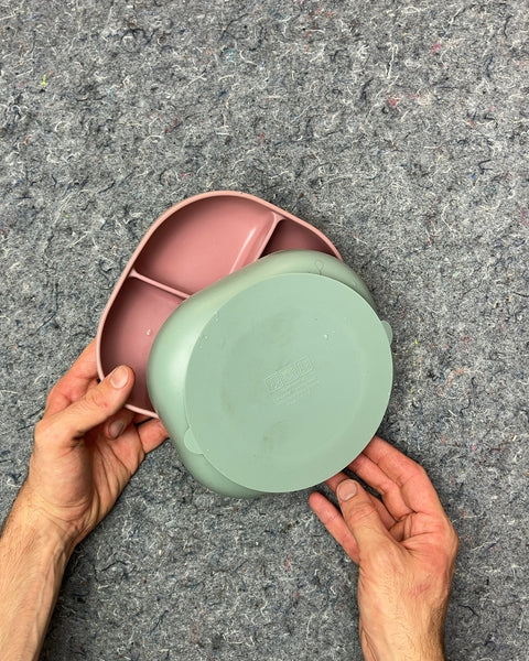 Two Silicone Plates With Suction Base