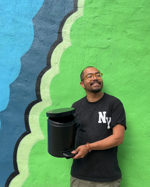 Black Round Pedal Trash Can
