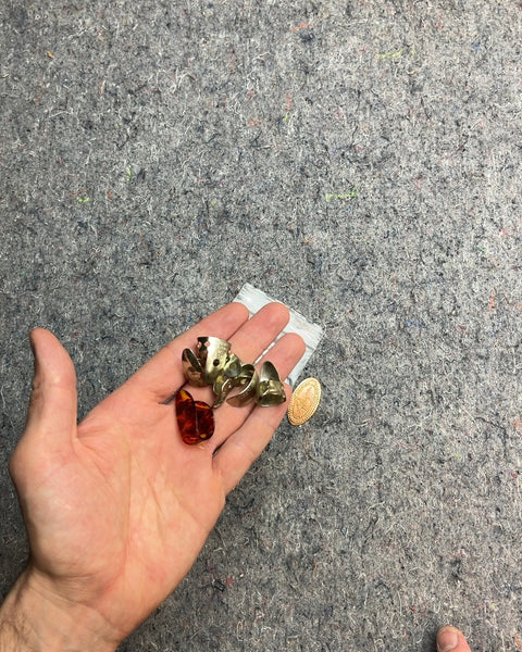 Metal Guitar Picks with Amber Pick
