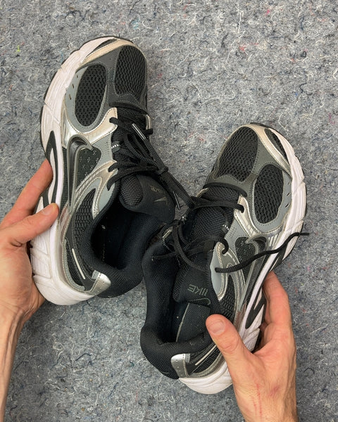 Nike V5 RNR Sneakers, Size US 10M or EU 44