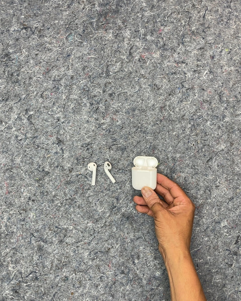 Apple AirPods, A1602