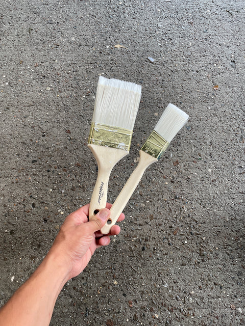 2 Paint Brushes