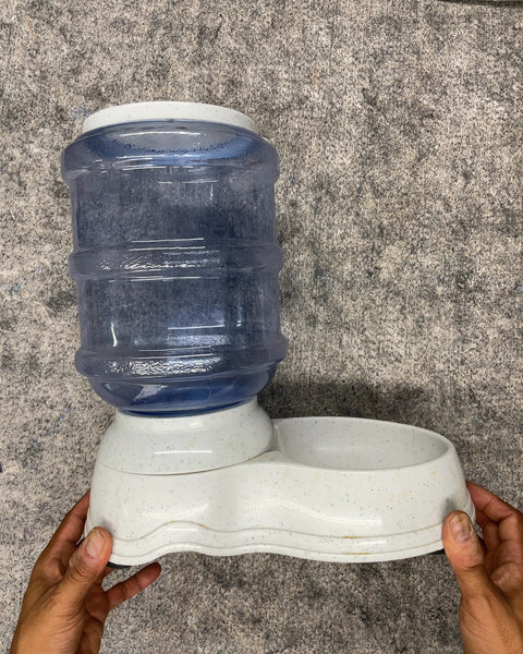 Gravity Pet Water Dispenser
