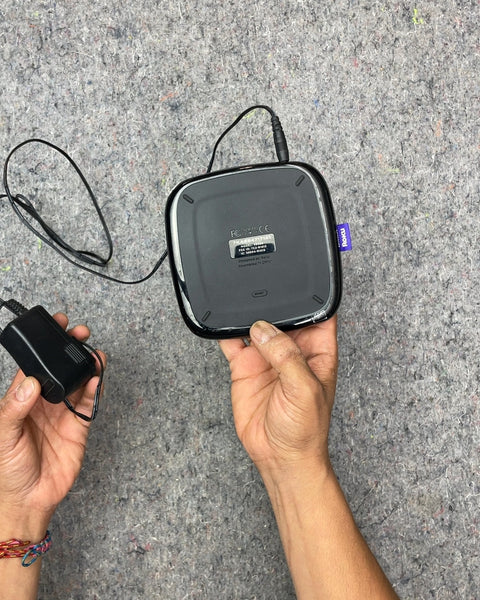 Roku Streaming Device, Model 4630X, Powers On